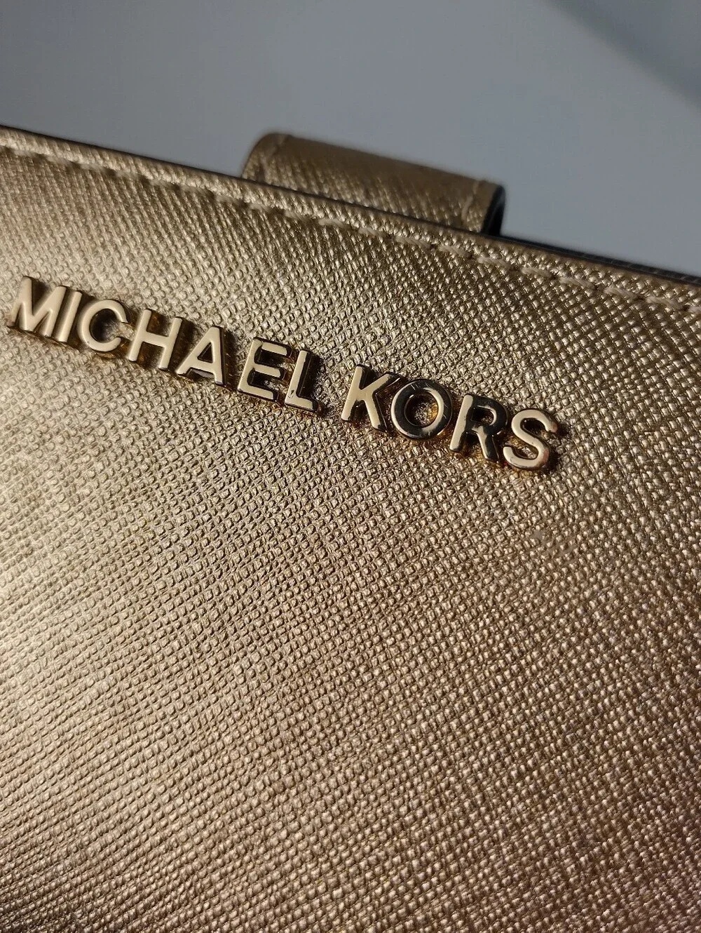 Michael Kors Jet Set Travel Medium Bifold Wallet Pale Gold Leather